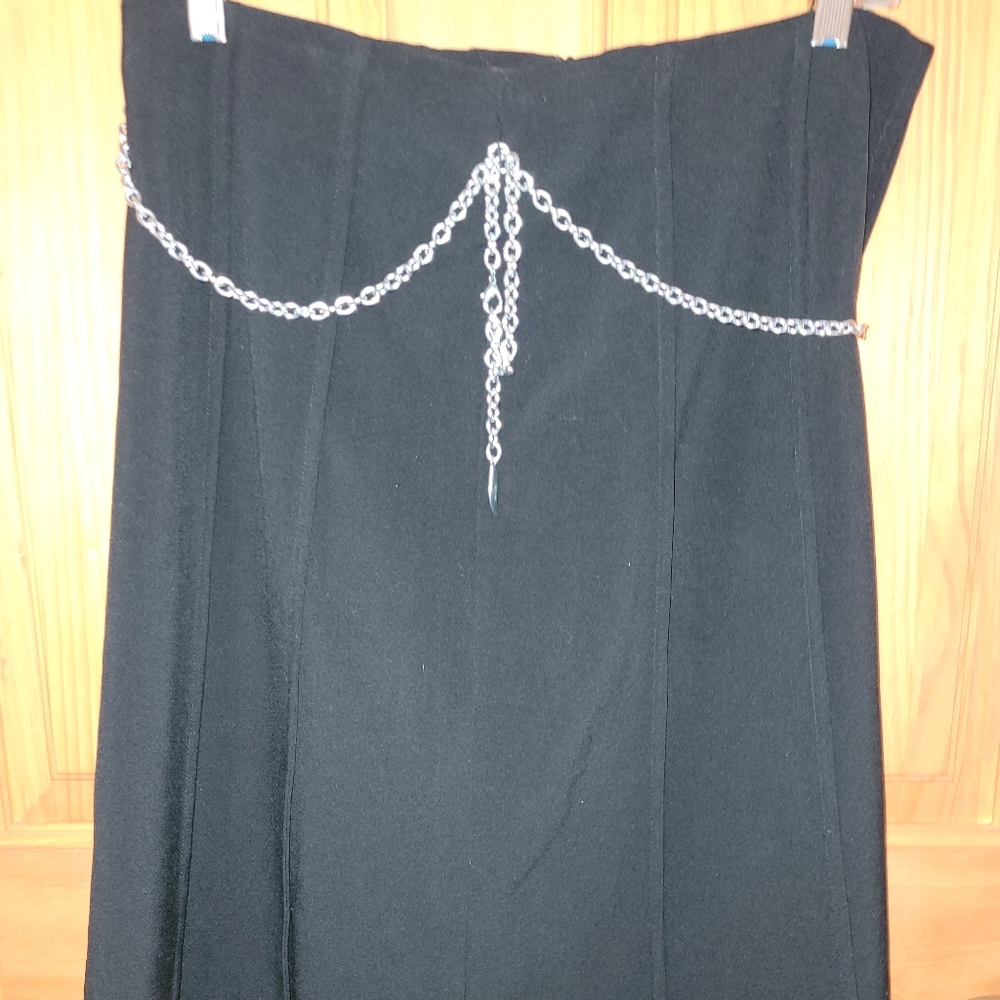 Versailles Size 10 Skirt